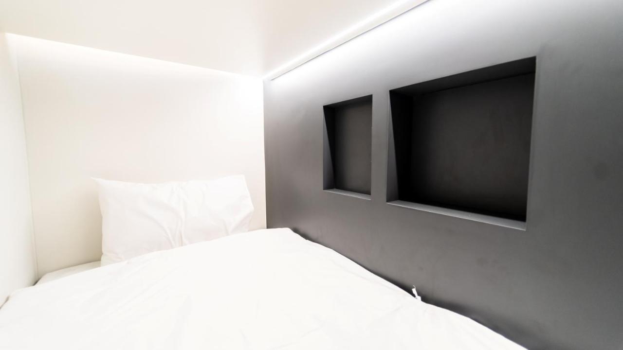 Pier 808 Hostel 방콕 외부 사진