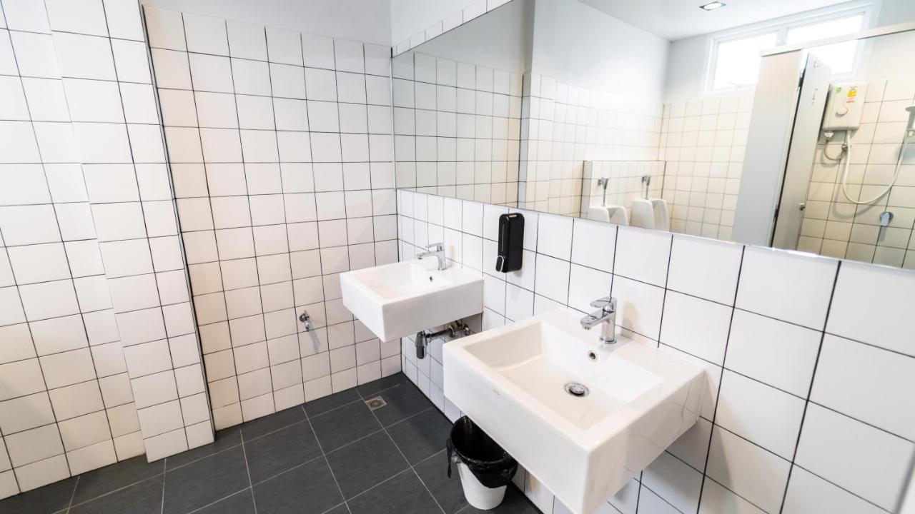 Pier 808 Hostel 방콕 외부 사진